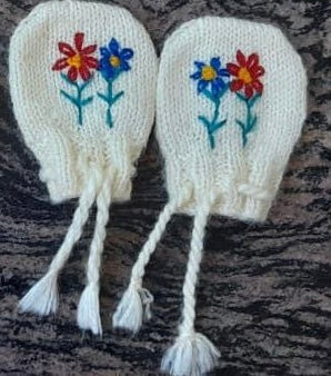 Off white embroidered mittens